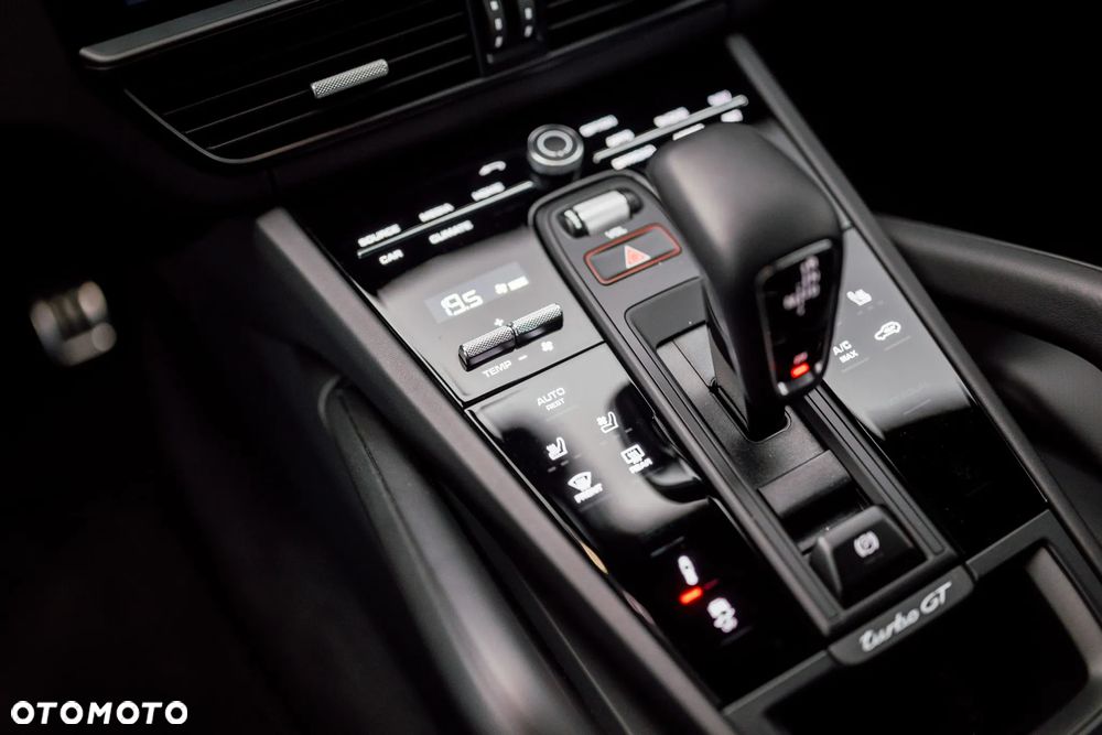 Porsche Cayenne Turbo GT - 25