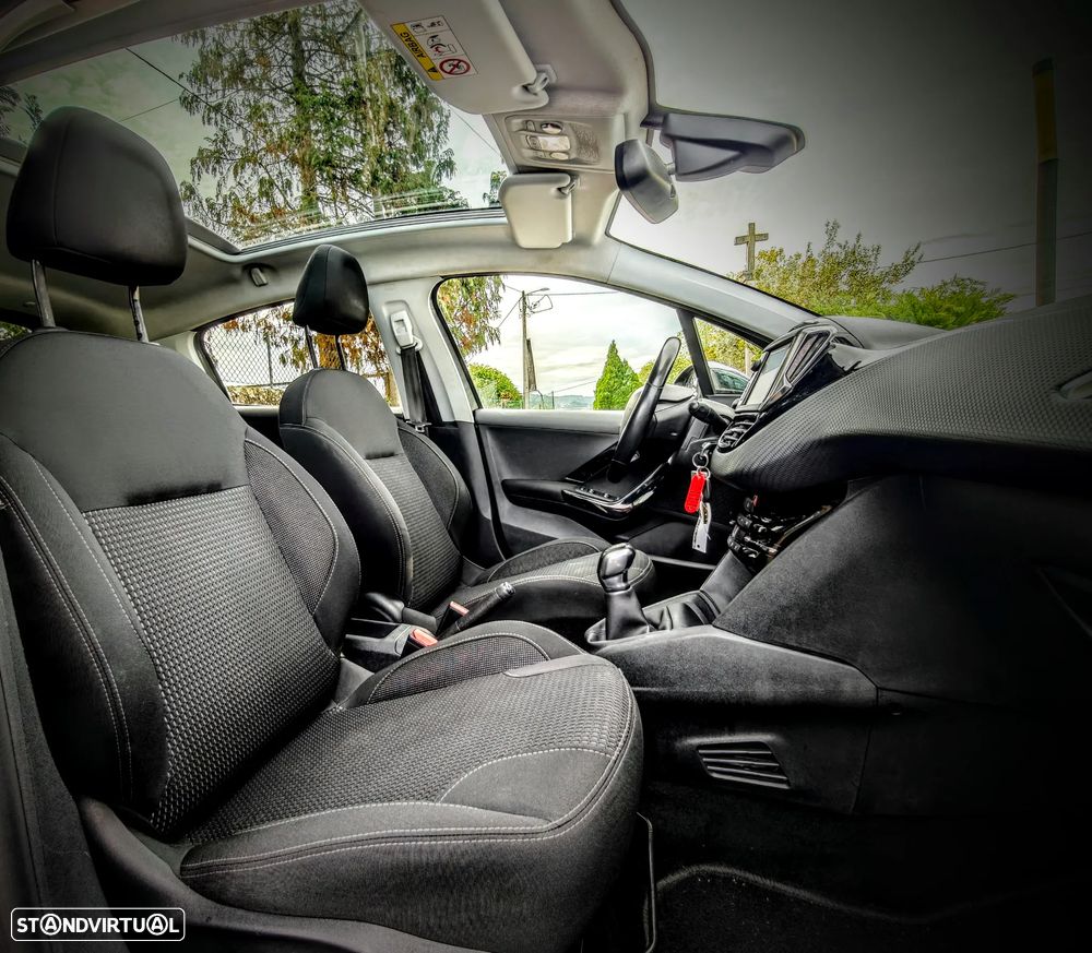 Peugeot 208 1.2 PureTech Allure - 8