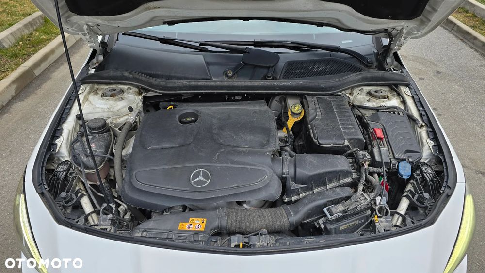 Mercedes-Benz CLA 250 4Matic 7G-DCT AMG Line - 38
