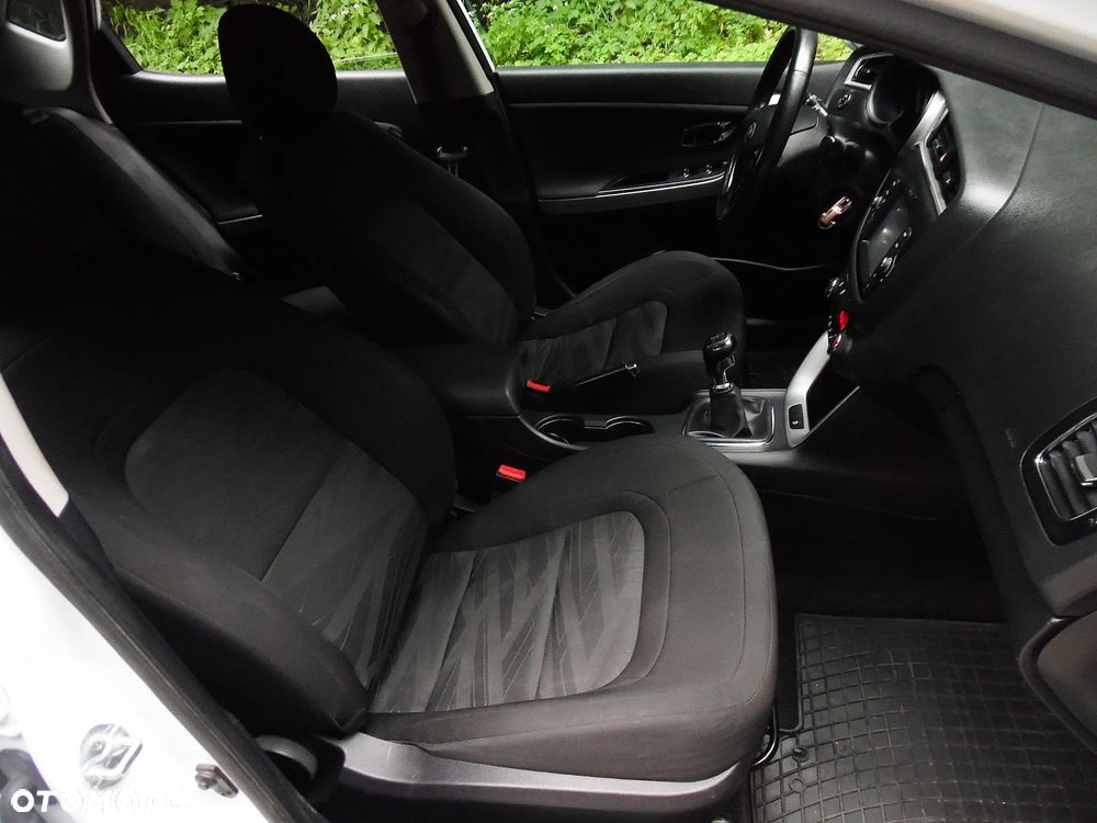 Kia Ceed - 21