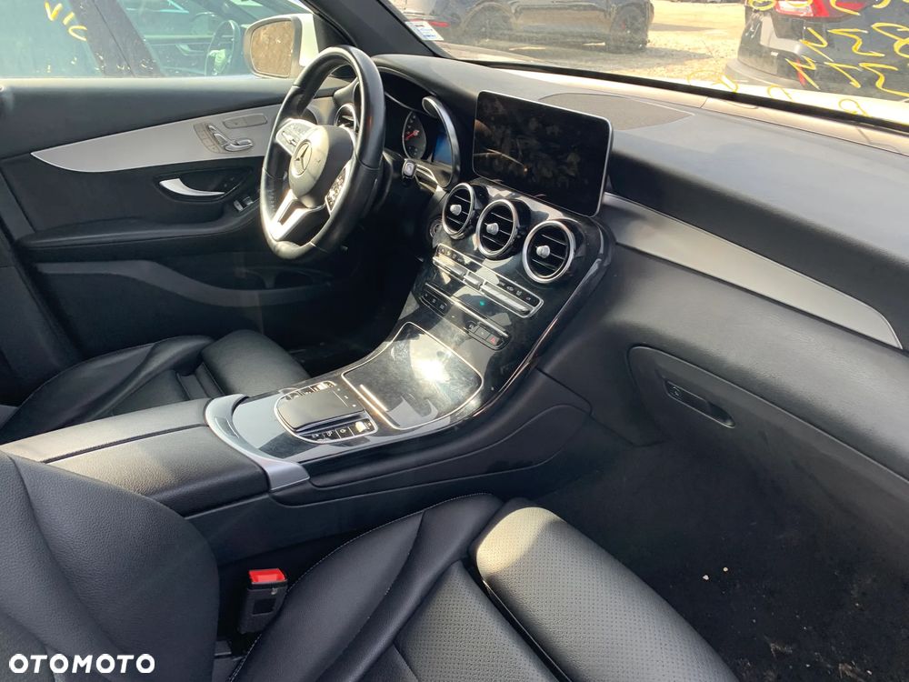Mercedes-Benz GLC 300 4Matic 9G-TRONIC - 12