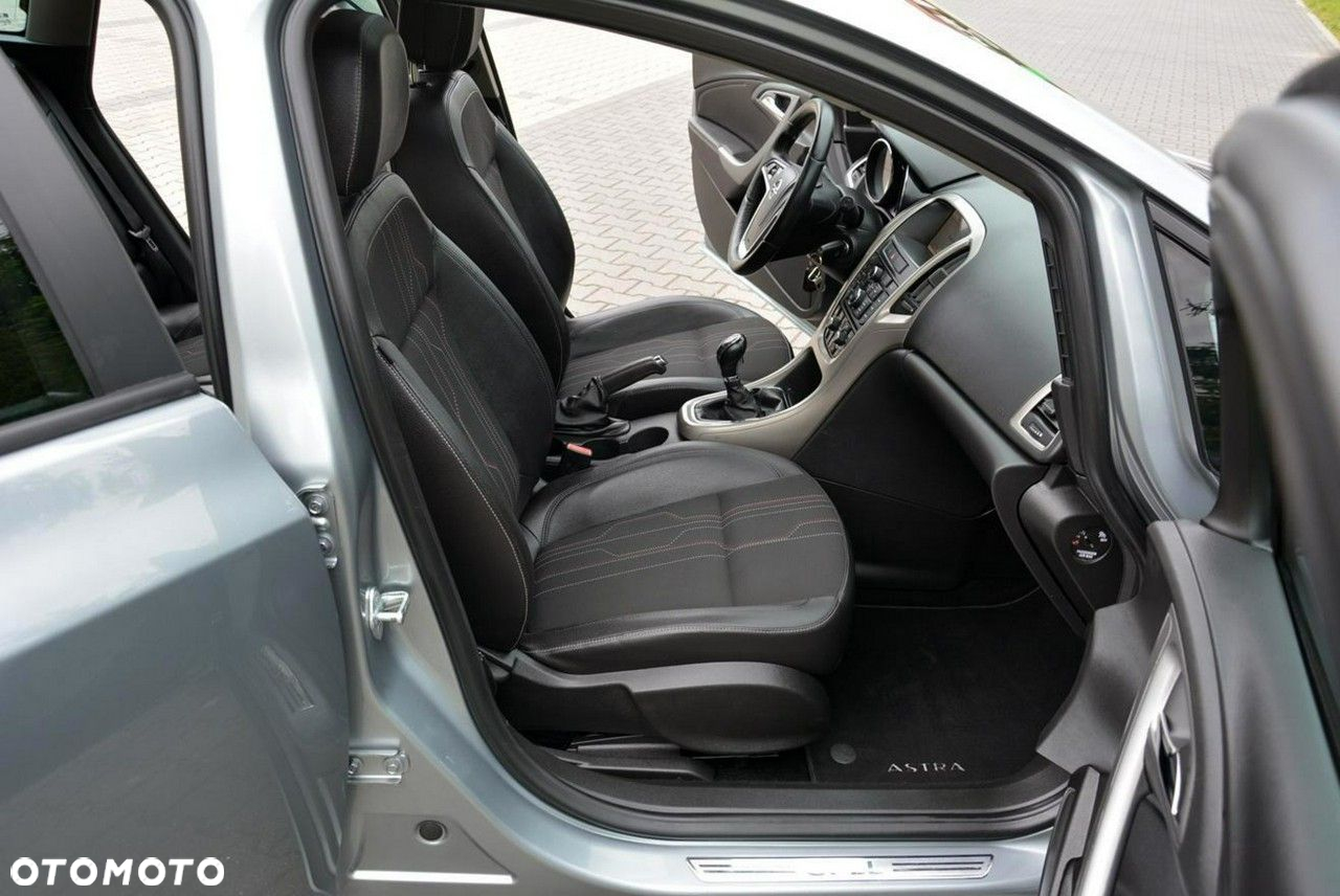 Opel Astra - 16