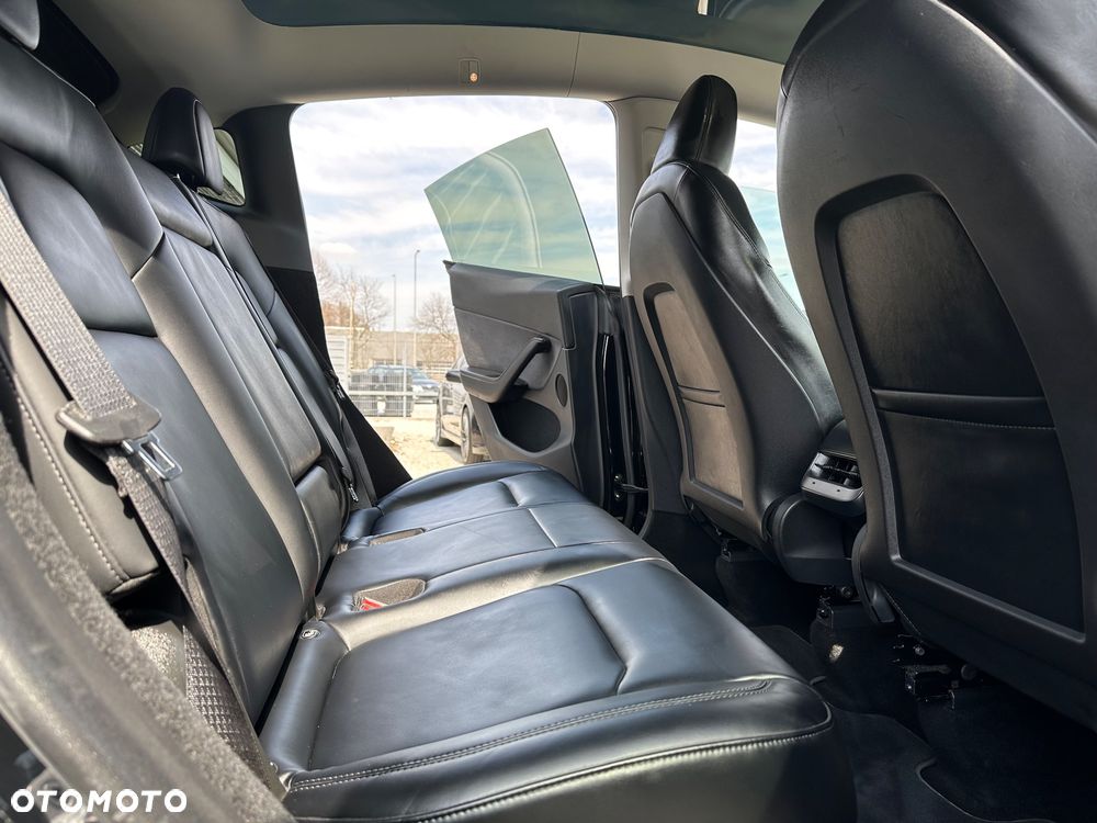 Tesla Model Y RWD - 15