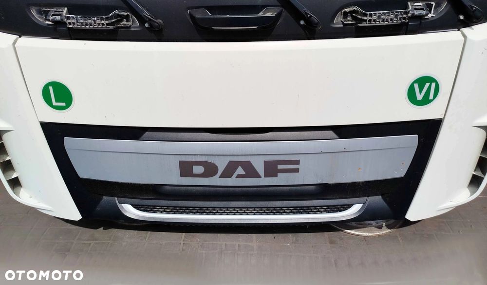 ATRAPA GÓRNA MASKA DAF XF 106 - 1