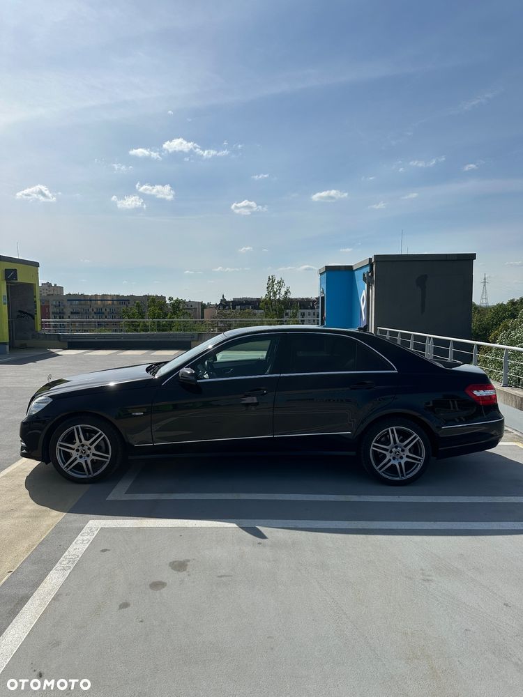 Mercedes-Benz Klasa E 220 CDI BlueEff Avantgarde - 3