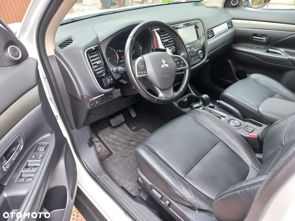 Mitsubishi Outlander 2.2 DI-D 4WD Automatik Diamant Edition - 6