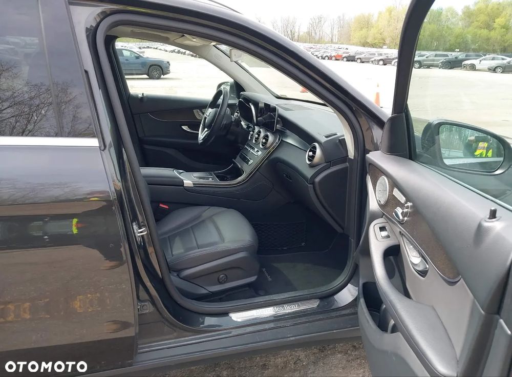 Mercedes-Benz GLC - 9
