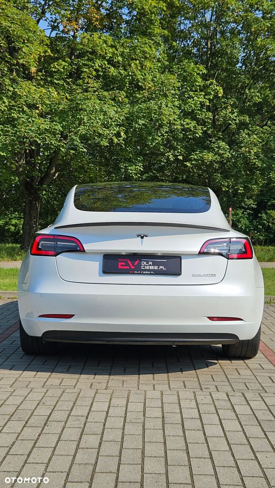 Tesla Model 3 - 12