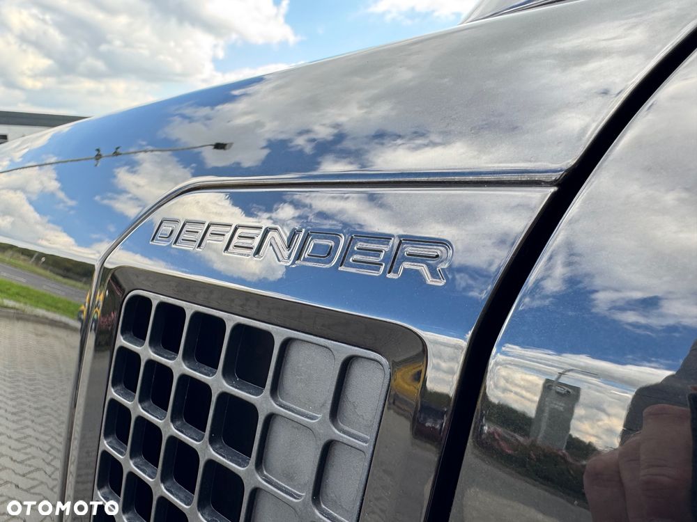 Land Rover Defender 110 D200 X-Dynamic SE - 13