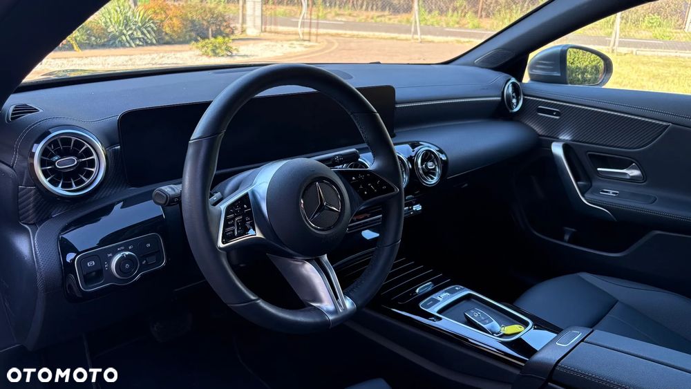 Mercedes-Benz CLA 200 d Progressive 8G-DCT - 17