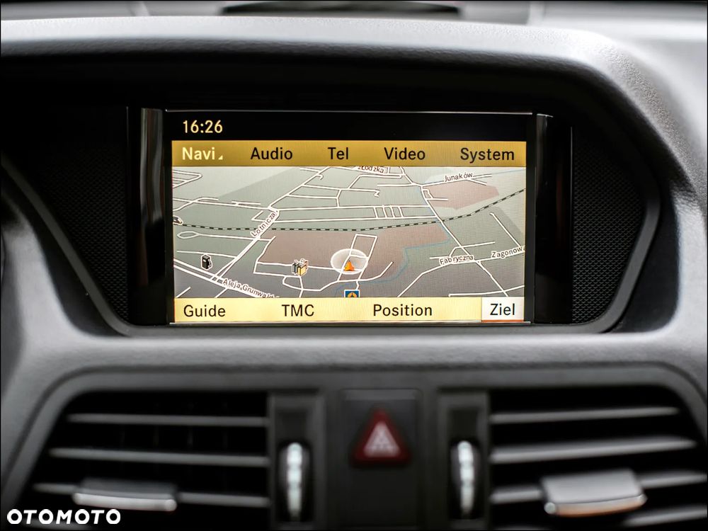Mercedes-Benz Klasa E 250 BlueEFFICIENCY 7G-TRONIC Avantgarde - 24