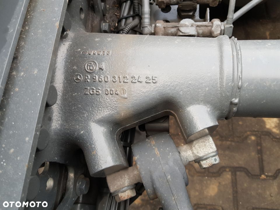 Belka wspornik mocowanie Actros MP4 9603122525 - 2