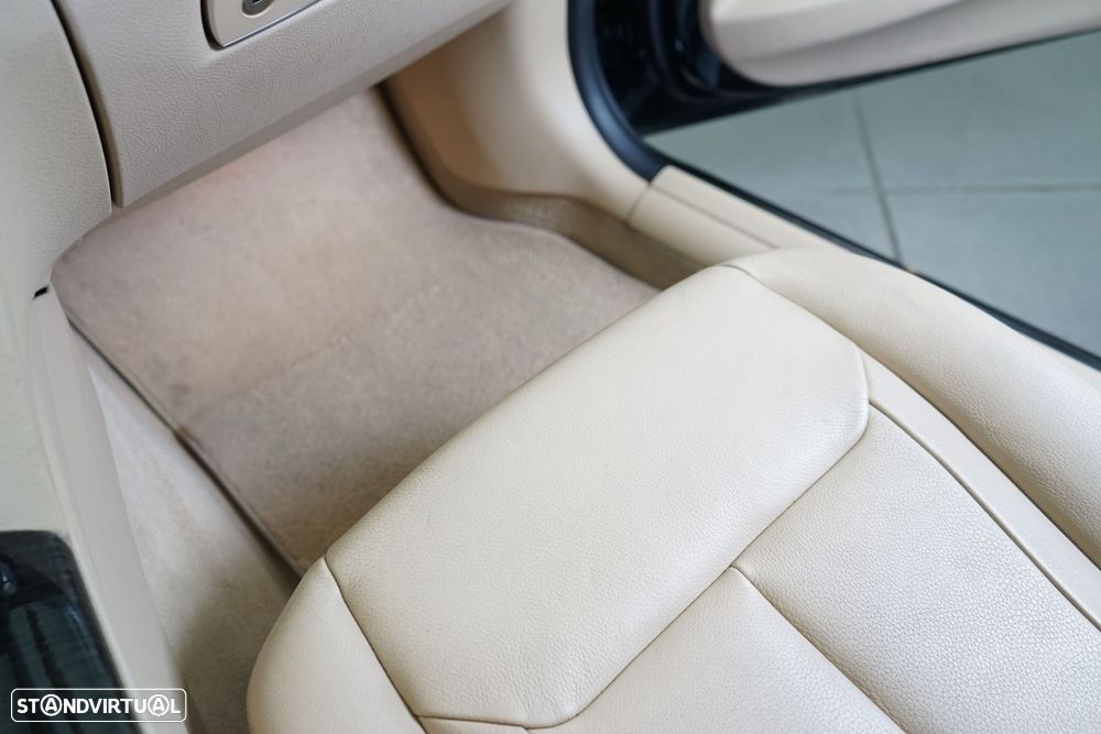 BMW 320 d Line Luxury - 42