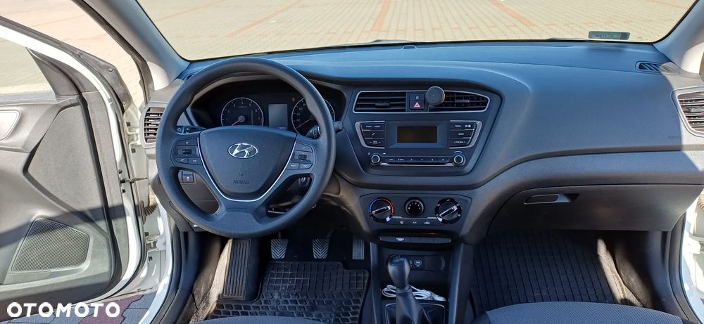 Hyundai i20 - 11