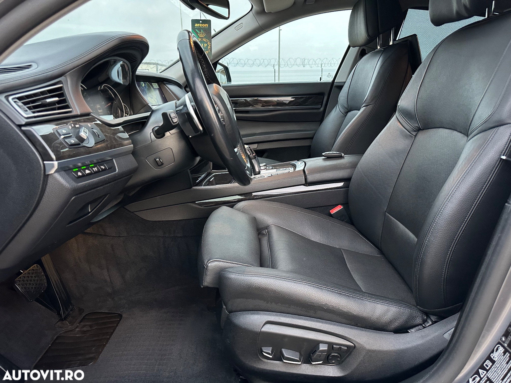 BMW Seria 7 730d xDrive - 24