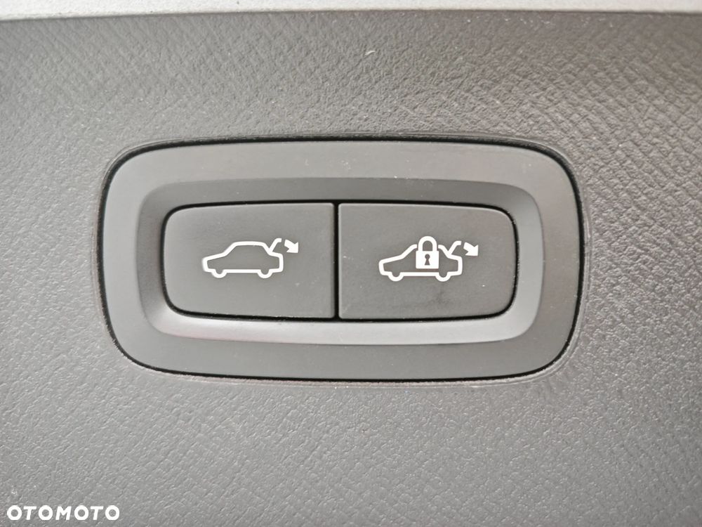 Volvo XC 90 - 31