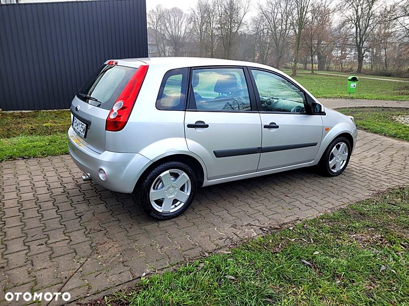 Ford Fiesta - 9