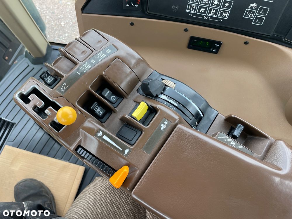 John Deere 8320 - 16