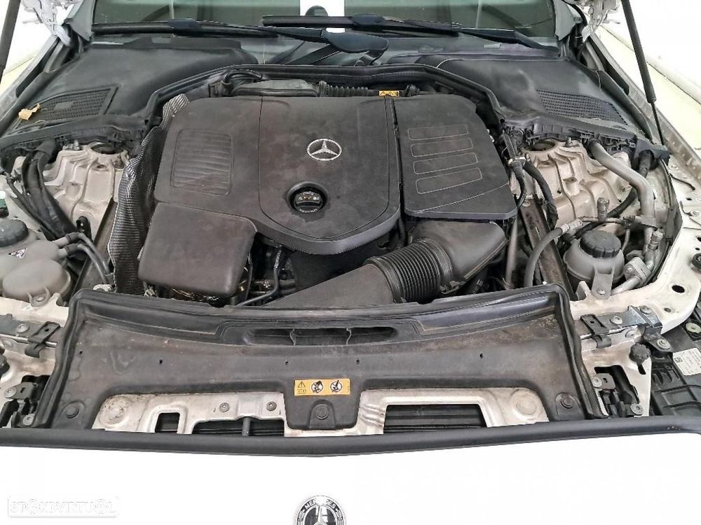 Mercedes-Benz C 300 e AMG Line - 19