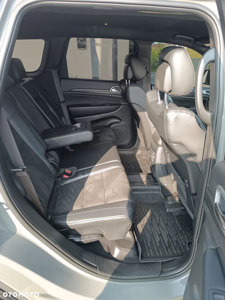 Jeep Grand Cherokee - 17