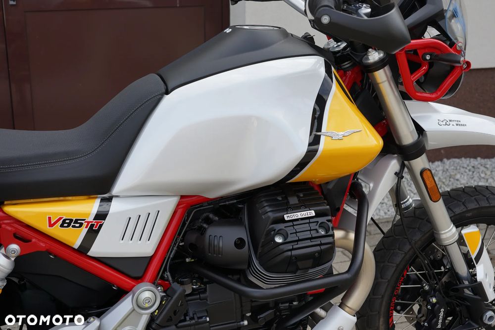 Moto Guzzi V85 - 10