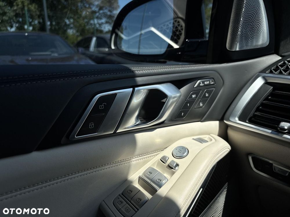 BMW X7 - 21