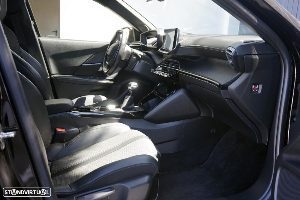 Peugeot 2008 1.2 PureTech GT Line - 6