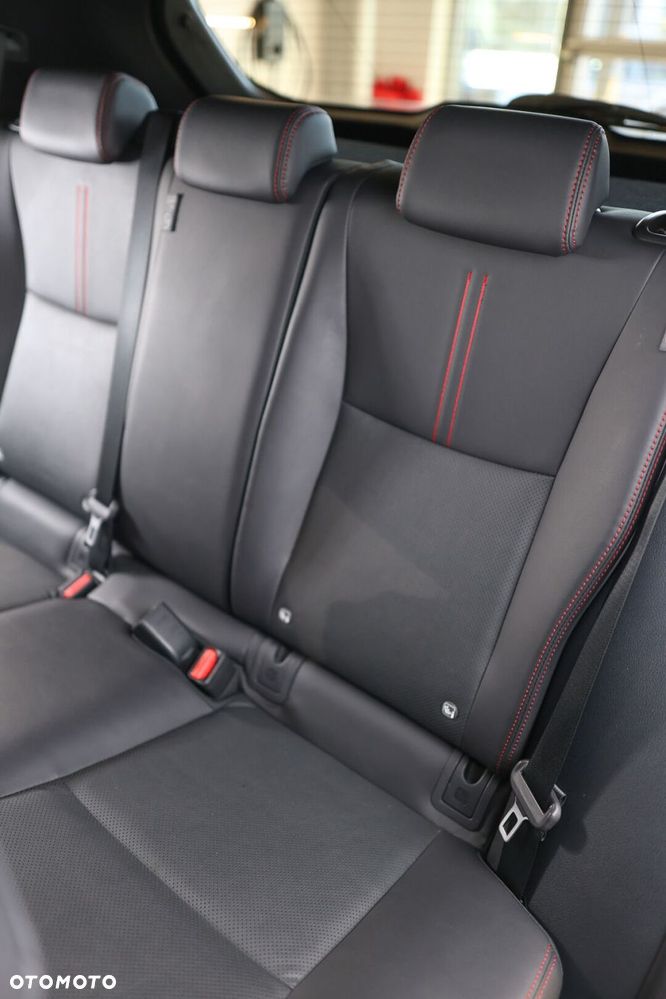 Lexus LBX 1.5 Hybrid Emotion - 16