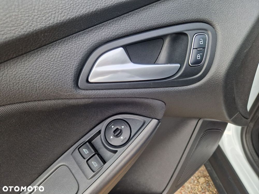 Ford Focus 1.6 TI-VCT Champions Edition - 9