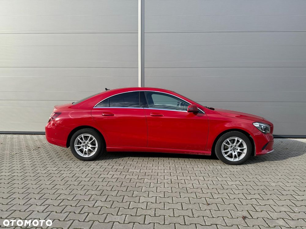 Mercedes-Benz CLA 180 7G-DCT - 5