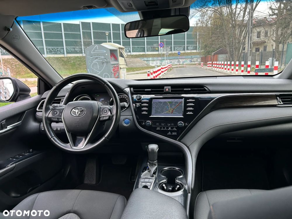 Toyota Camry 2.5 Hybrid Comfort CVT - 16