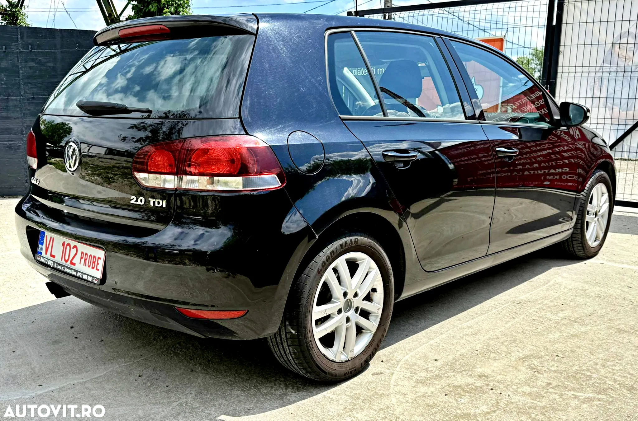 Volkswagen Golf 2.0 TDI BlueMotion Technology Highline - 4