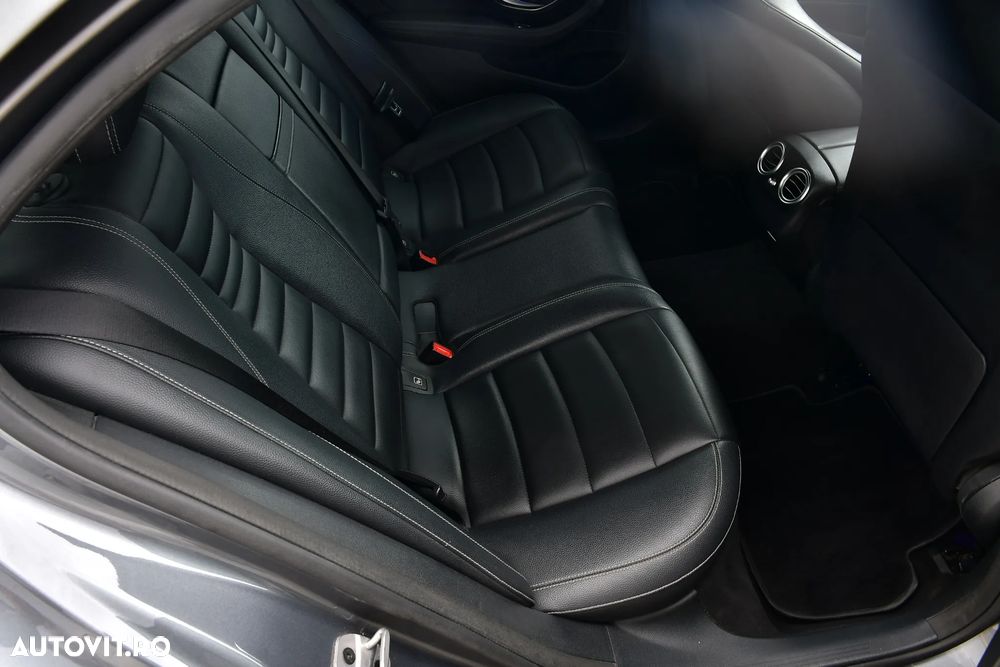 Mercedes-Benz E 220 d Aut. - 12