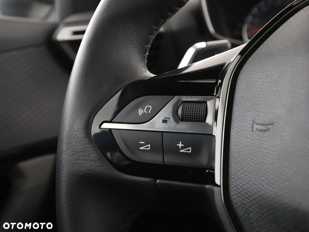 Peugeot 2008 PureTech 130 Allure S&S EAT8 - 29