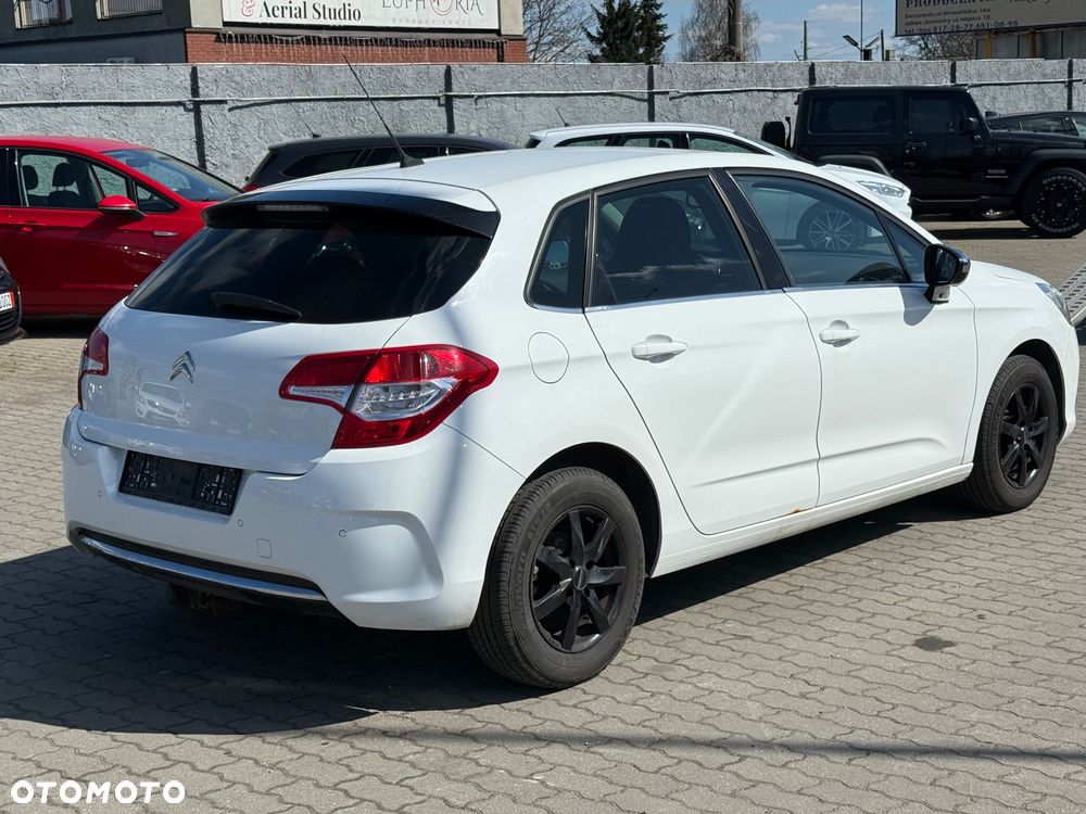 Citroën C4 e-HDi 115 Selection - 2