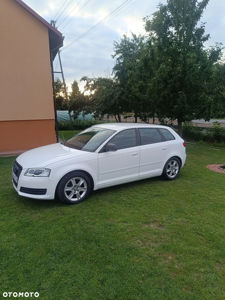 Audi A3 Sportback - 8