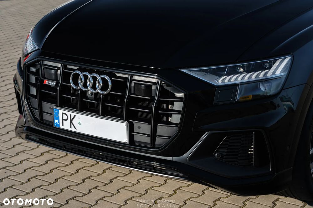 Audi SQ8 - 12