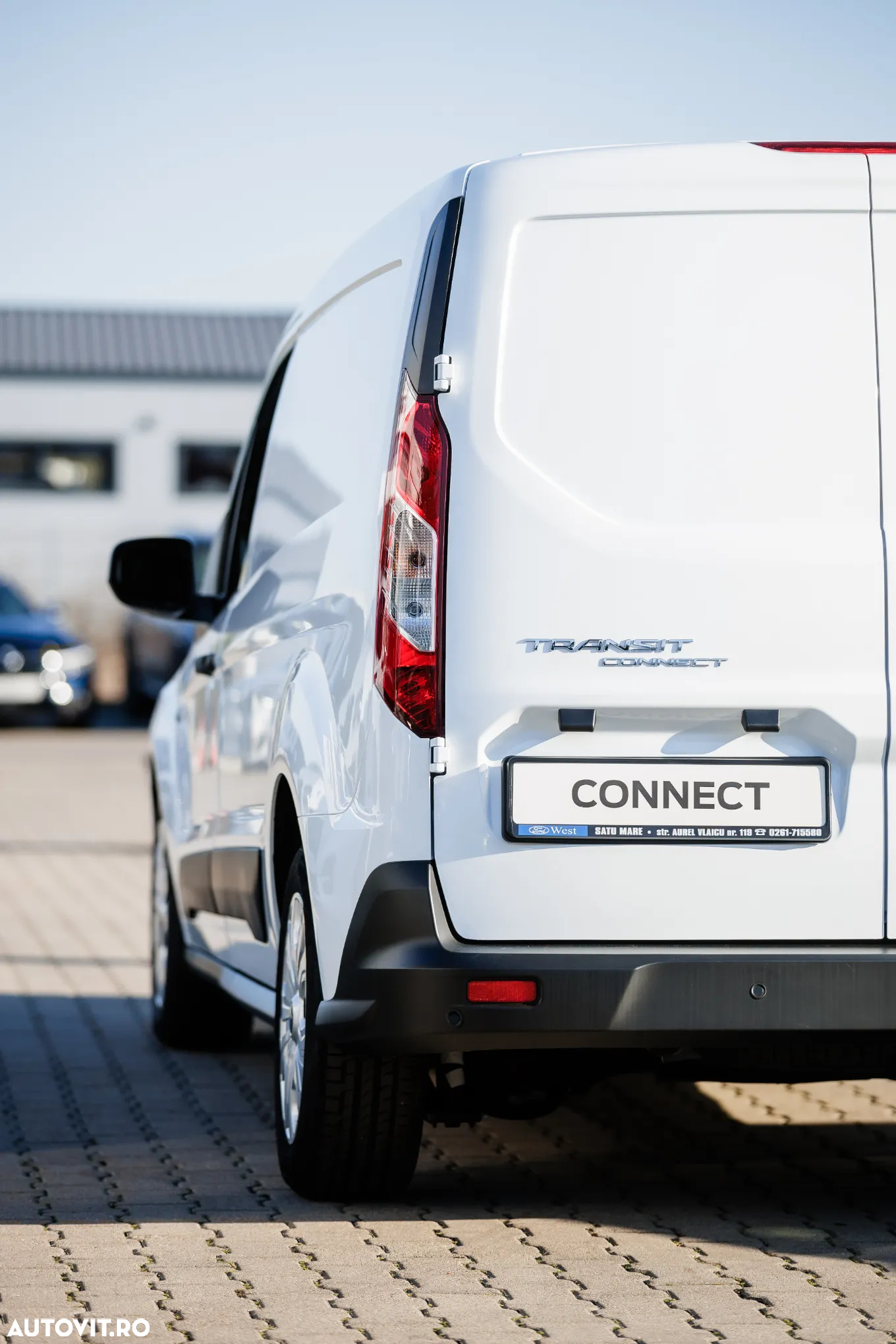Ford Transit Connect - 8