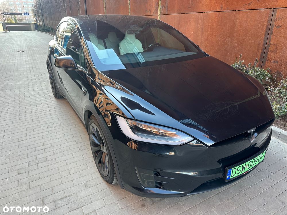Tesla Model X - 2