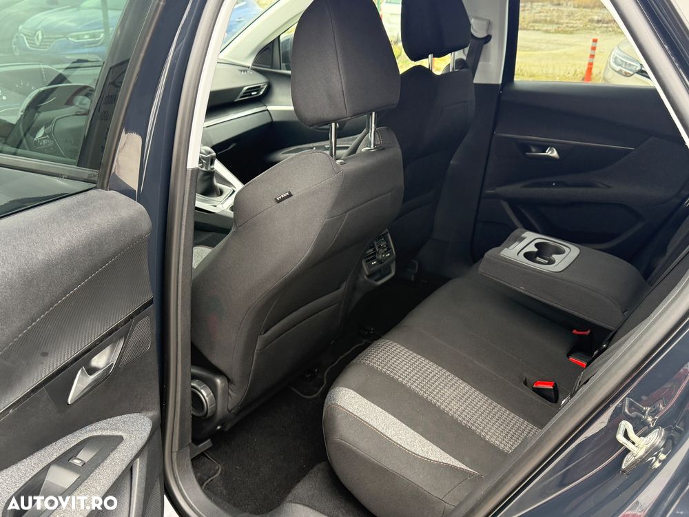 Peugeot 3008 1.2 PureTech Turbo S&S Allure - 11