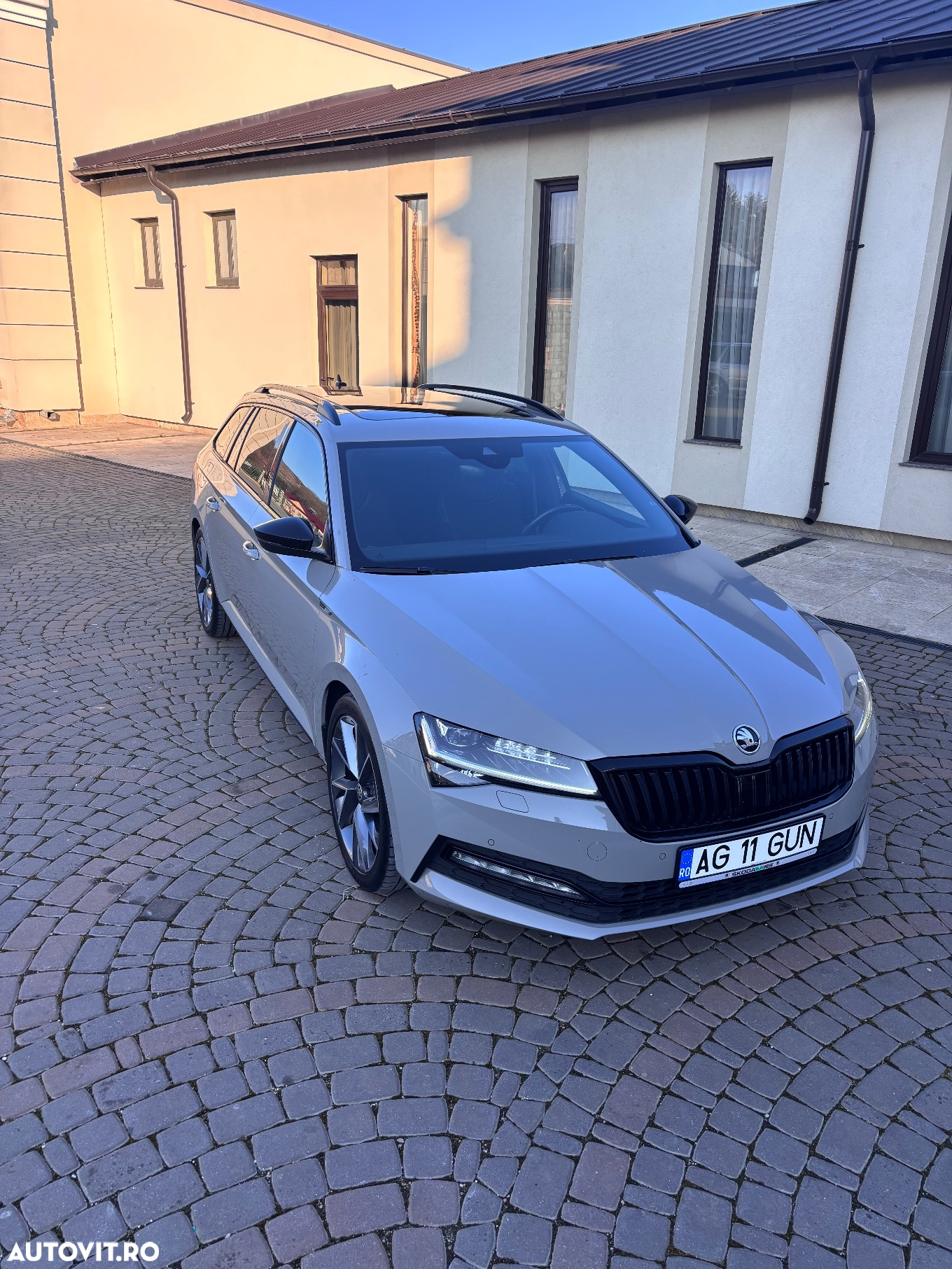 Skoda Superb 2.0 TDI DSG Sportline - 4