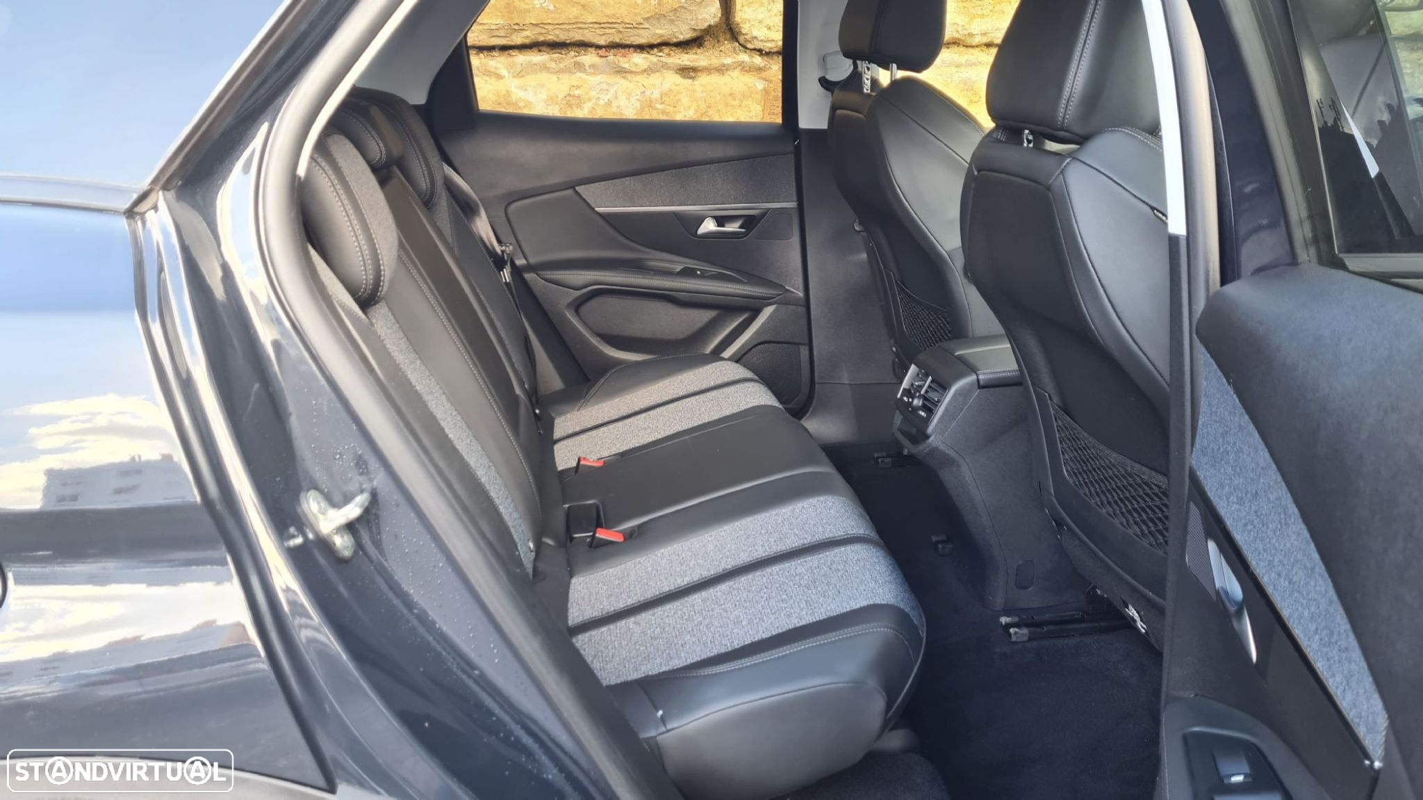 Peugeot 3008 1.5 BlueHDi Allure EAT8 - 38