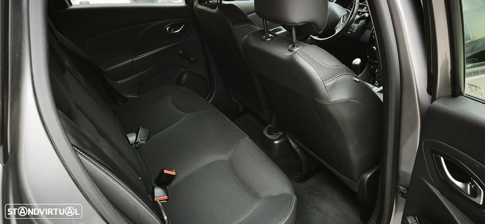 Renault Clio Sport Tourer - 12