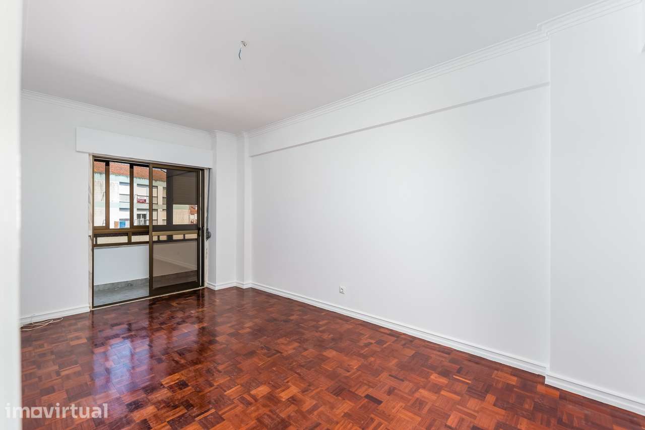 Apartamento T2 com varanda e elevador em Sintra - Grande imagem: 5/22
