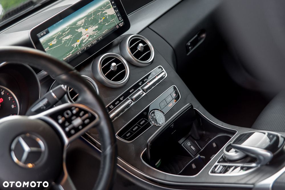 Mercedes-Benz Klasa C 300 9G-TRONIC - 15