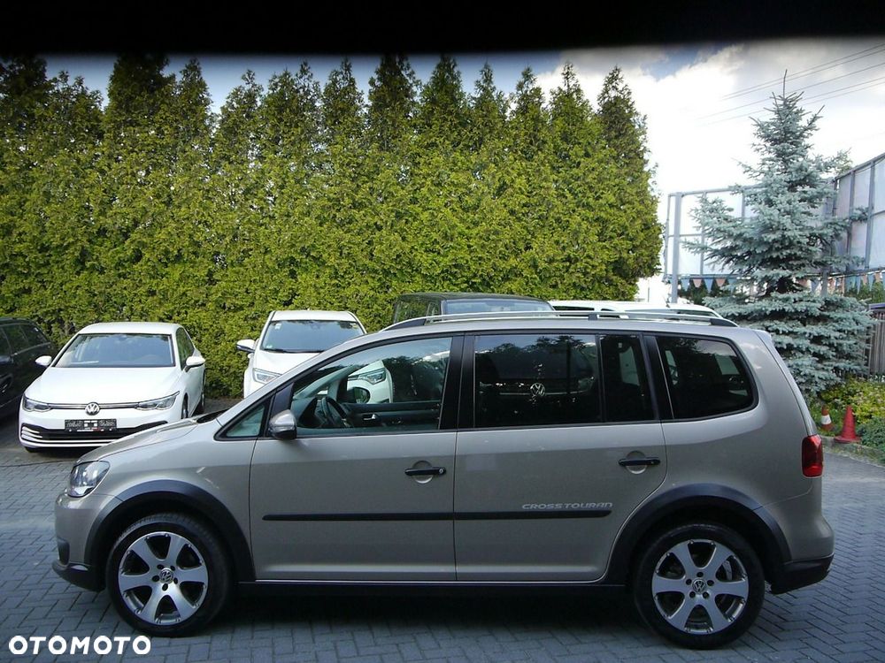 Volkswagen Touran - 10