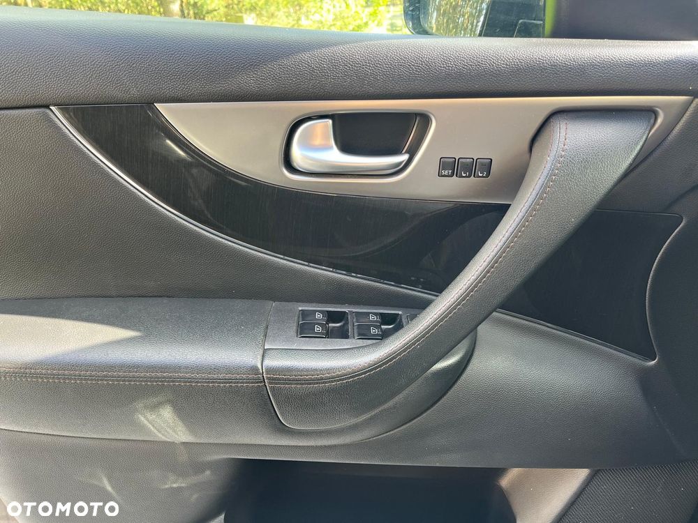 Infiniti Q70 3.0d S Premium - 16