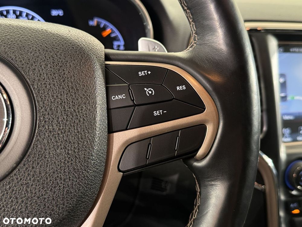 Jeep Grand Cherokee - 17