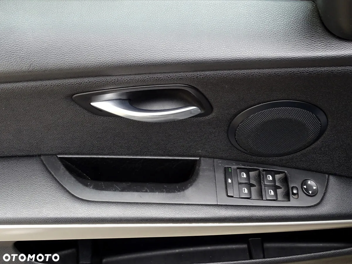 BMW Seria 3 330xd DPF Touring - 9