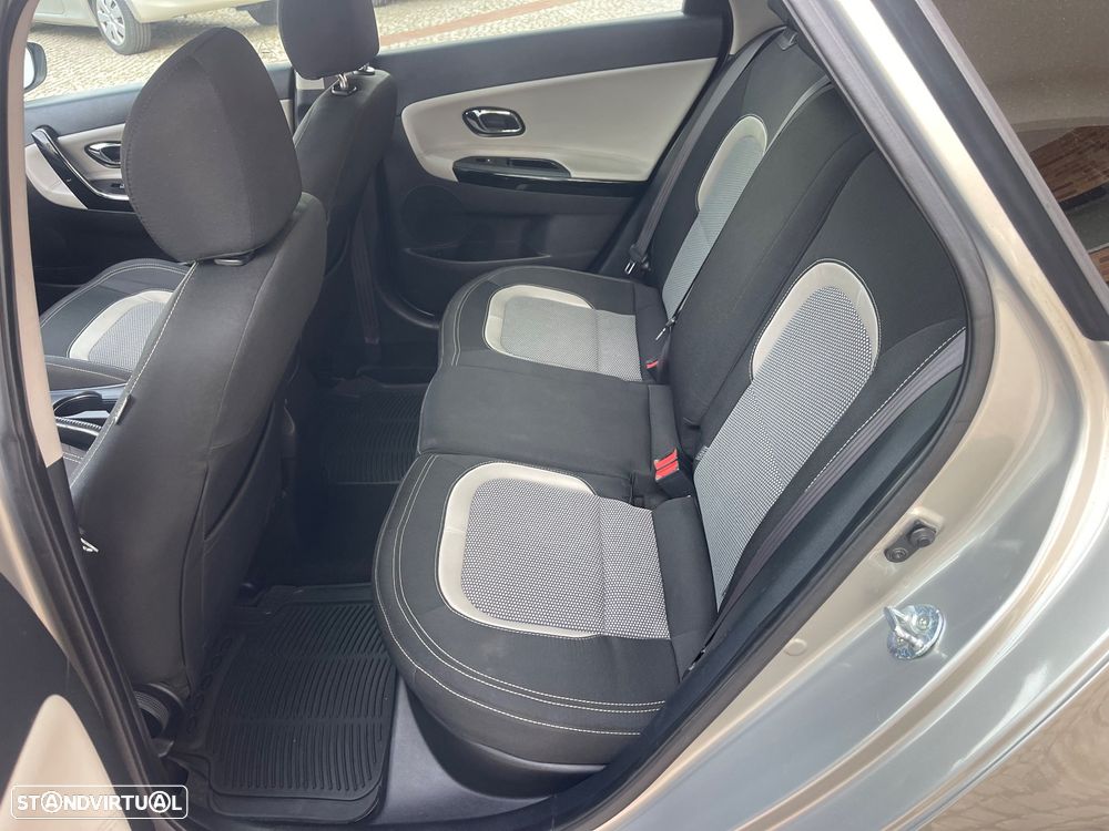 Kia Ceed SW 1.6 CRDi TX Prime - 7